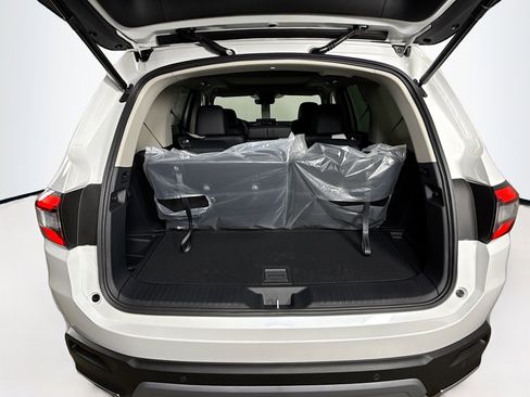 New 2025 Honda Pilot Touring image 35