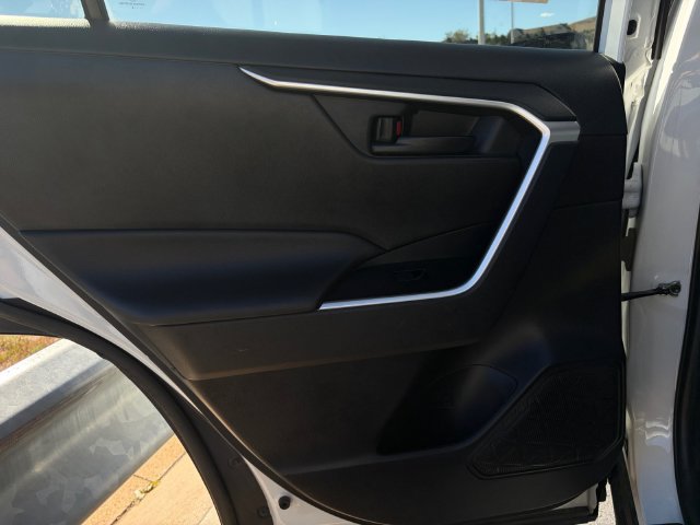 Used 2022 Toyota RAV4 LE AWD/4WD image 35