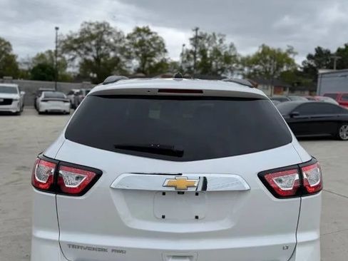 Used 2017 Chevrolet Traverse LT w/ Style and Technology Package AWD/4WD image 6