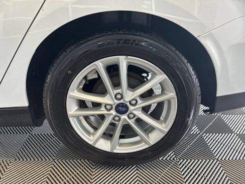 Used 2016 Ford Focus SE FWD image 9