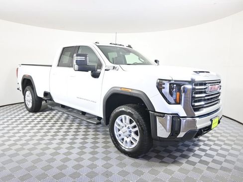 Used 2024 GMC Sierra 3500 SLE w/ SLE Value Package AWD/4WD image 10