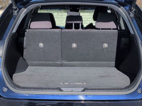 Certified 2021 Toyota Venza LE w/ Carpet Mat Package (TMS) image 24
