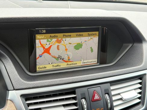 Used 2011 Mercedes-Benz E 350 4MATIC Sedan image 22