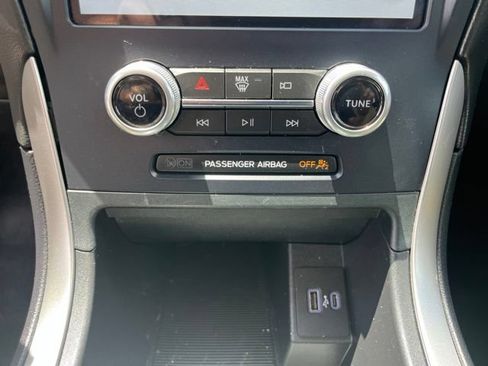 Used 2023 Ford Edge SE AWD/4WD image 25