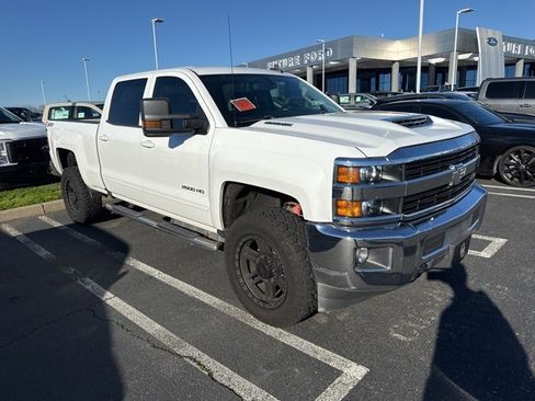 Used 2017 Chevrolet Silverado 2500 LT w/ LT Fleet Convenience Package image 6