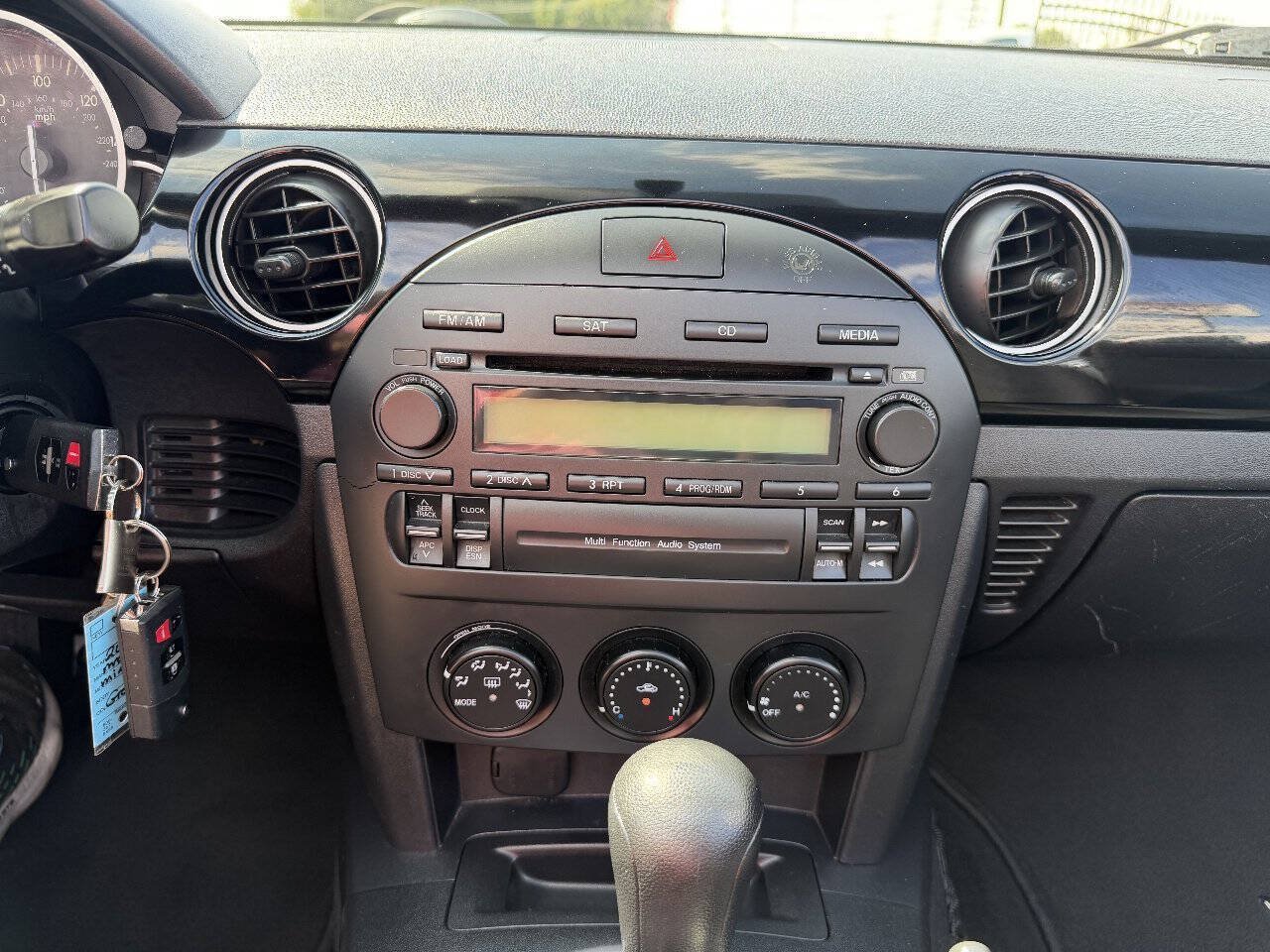 Used 2007 MAZDA MX-5 Miata Sport RWD image 19