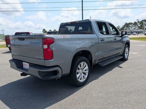Used 2020 Chevrolet Silverado 1500 Custom w/ Custom Value Package AWD/4WD image 4