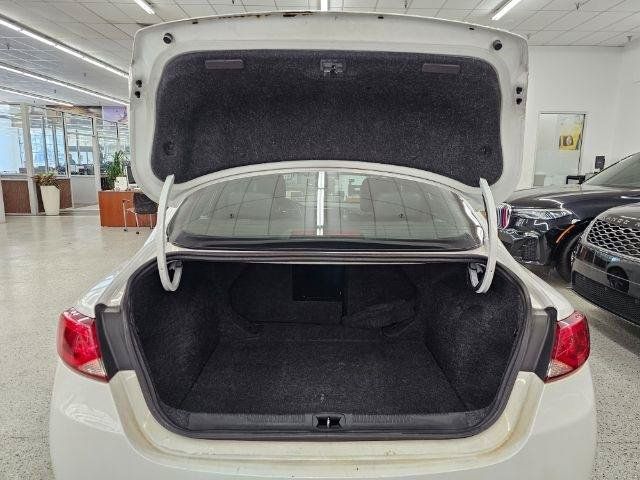 Used 2015 Chrysler 200 S w/ Comfort Group FWD image 39
