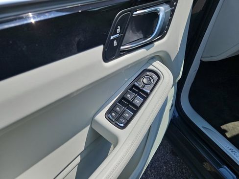 Certified 2019 Porsche Macan S AWD/4WD image 25