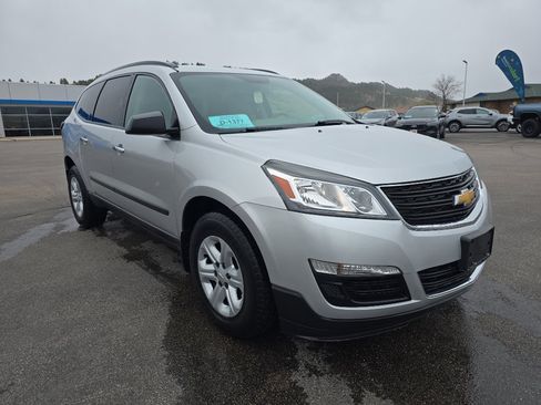 Used 2017 Chevrolet Traverse LS AWD/4WD image 4