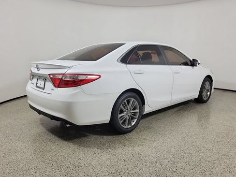 Used 2017 Toyota Camry SE FWD image 5