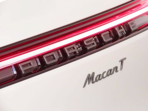 New 2026 Porsche Macan AWD/4WD image 12