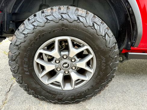 Used 2022 Ford Bronco Badlands image 12