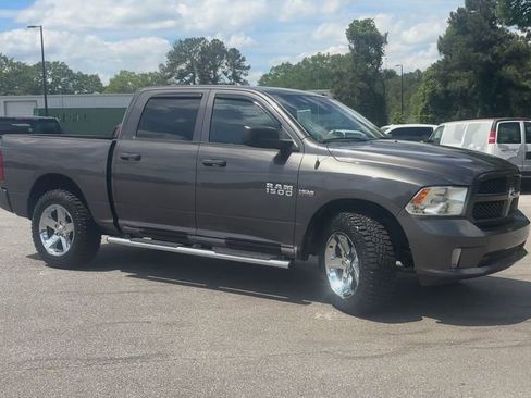 Used 2016 RAM 1500 Express AWD/4WD image 6