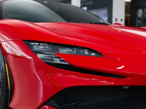 Used 2022 Ferrari SF90 Stradale AWD/4WD image 21