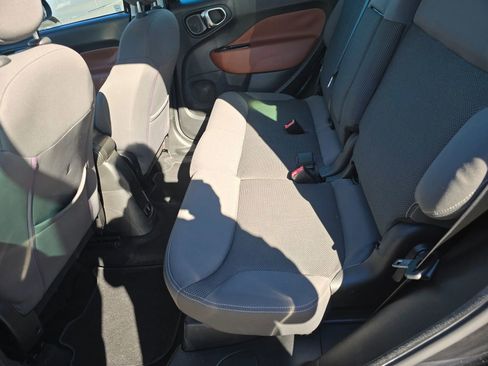 Used 2014 FIAT 500L Trekking w/ Popular Equipment Group image 9