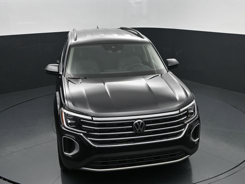 Used 2025 Volkswagen Atlas SE AWD/4WD image 35