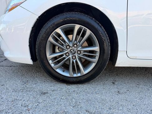 Used 2016 Toyota Camry SE w/ Moonroof Package FWD image 36