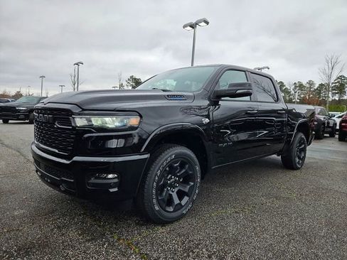 New 2026 RAM 1500 4x4 Crew Cab image 3