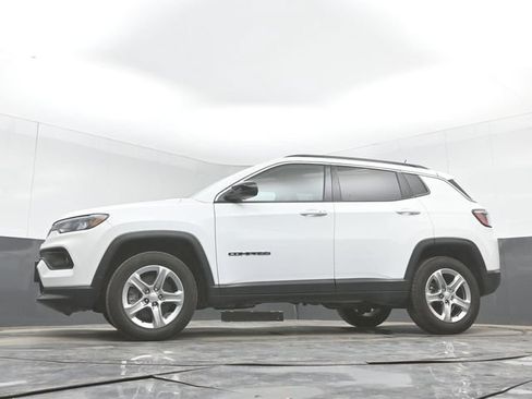 Used 2023 Jeep Compass Latitude AWD/4WD image 43