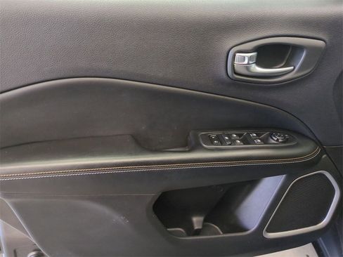 Used 2020 Jeep Compass Latitude w/ Cold Weather Group image 10