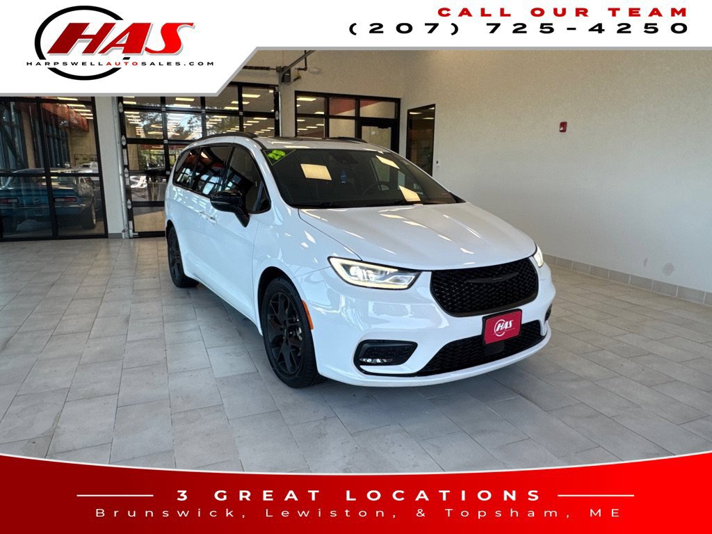 Used 2025 Chrysler Pacifica Limited FWD image 8