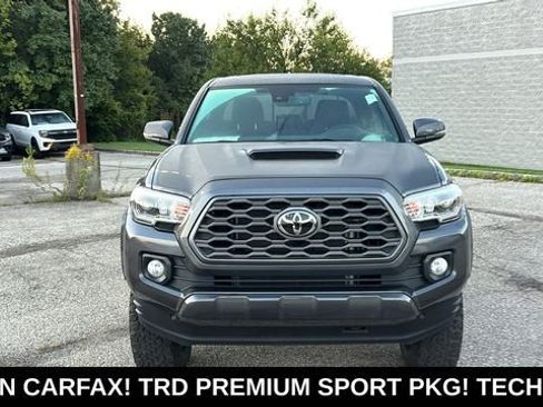 Used 2021 Toyota Tacoma TRD Sport w/ TRD Premium Sport Package AWD/4WD image 6