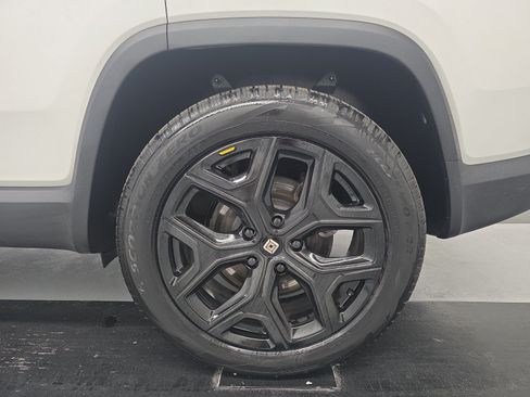 Used 2024 Rivian R1S Adventure AWD/4WD image 10