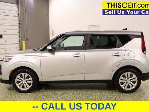 Used 2020 Kia Soul LX image 4