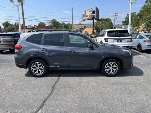 Used 2023 Subaru Forester Premium AWD/4WD image 11