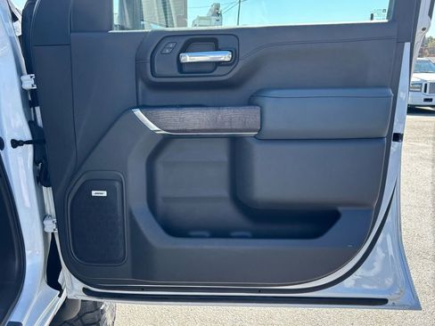 Used 2022 GMC Sierra 2500 Denali w/ Denali Ultimate Package image 32