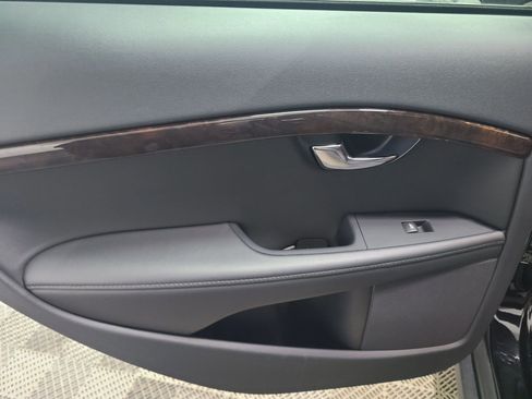 Used 2016 Volvo XC70 T5 Platinum image 36