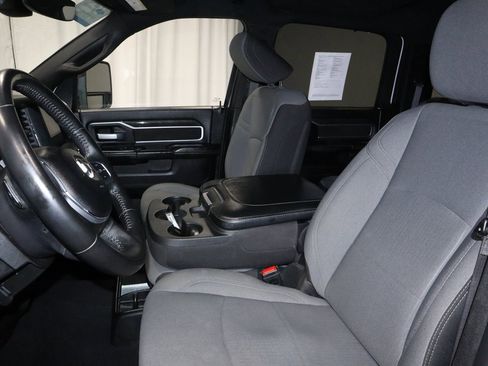 Used 2024 RAM 2500 Big Horn image 25