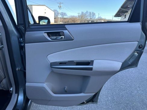 Used 2011 Subaru Forester 2.5X Touring image 28