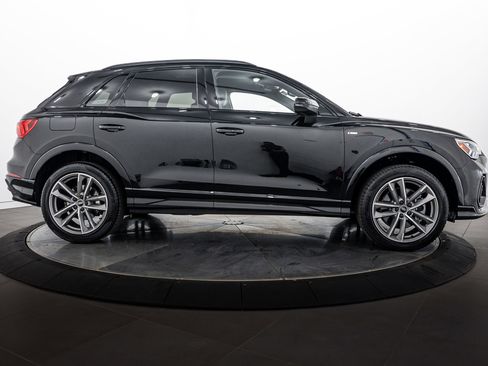 Used 2025 Audi Q3 2.0T Premium w/ Convenience Package AWD/4WD image 3