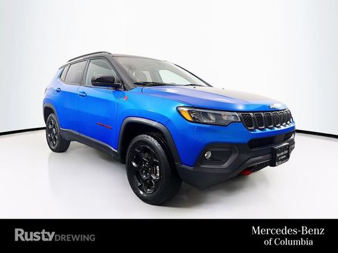 Used 2024 Jeep Compass Trailhawk AWD/4WD image 1