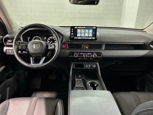 Certified 2025 Honda Pilot EX-L image 6