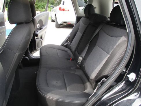 Used 2017 Kia Soul + FWD image 30