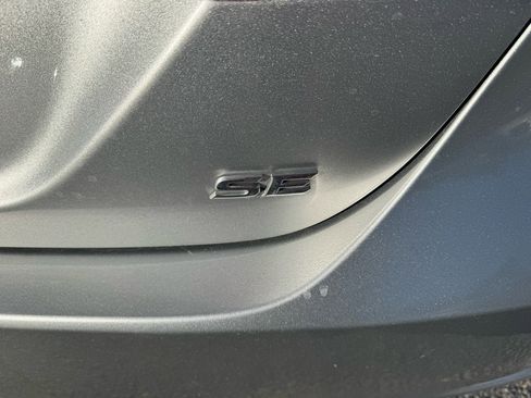 Used 2018 Toyota Camry SE image 18