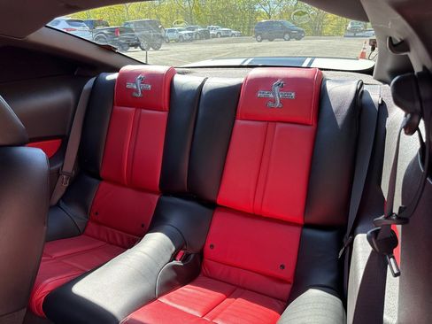 Used 2010 Ford Mustang Shelby GT500 RWD image 30