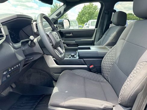 Used 2025 Toyota Sequoia SR5 AWD/4WD image 20
