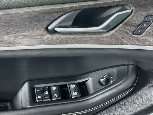 Used 2022 Jeep Grand Cherokee Limited 4xe w/ Luxury Tech Group II image 15