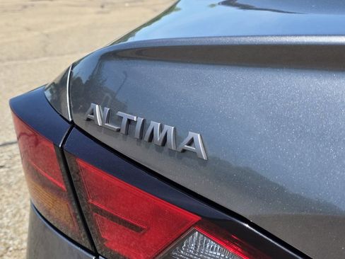 Used 2024 Nissan Altima 2.5 SV FWD image 33