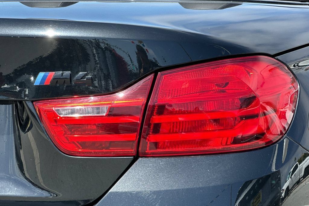 Used 2016 BMW M4 Convertible RWD image 26