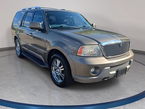 Used 2003 Lincoln Navigator Luxury AWD/4WD image 3