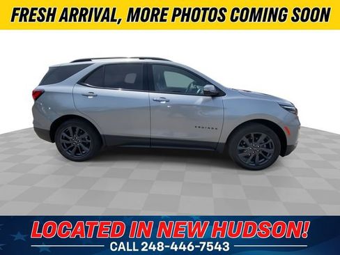 Used 2024 Chevrolet Equinox RS w/ RS Leather Package AWD/4WD image 3