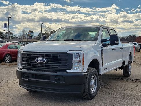 New 2026 Ford F350 XL image 2