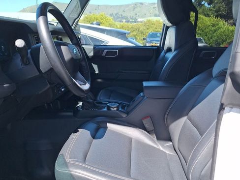 Used 2025 Ford Bronco Badlands AWD/4WD image 9