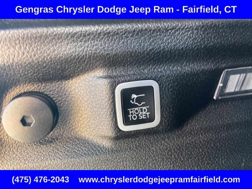 Used 2023 Jeep Grand Cherokee L Limited w/ Luxury Tech Group II AWD/4WD image 34