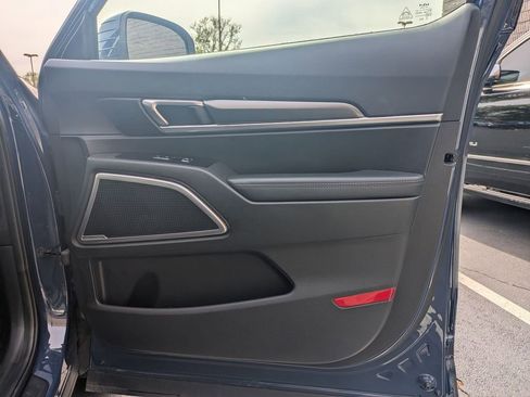 Used 2025 Kia Telluride S FWD image 33